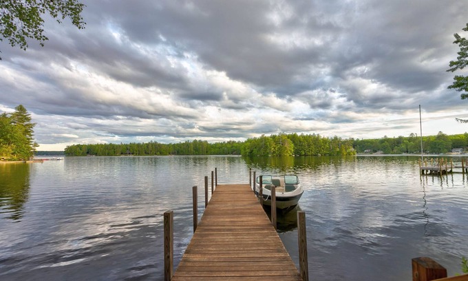 Moultonborough House | Lake House in Quiet Cove on Lake Winnipesaukee.