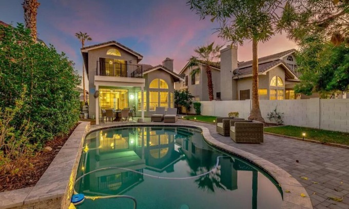 The Islands House | Lake House in the AZ Desert