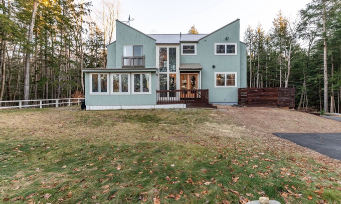 Laconia Cabin | Lake House in the Trees