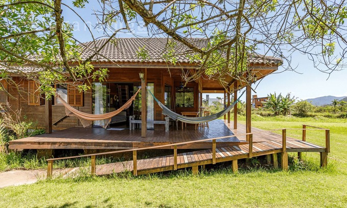 Rio Vermelho Sul House | Lake House - Nature and Peace