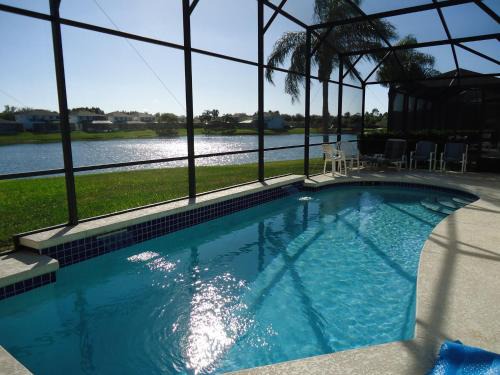Sunset Lakes House | Lake House near Disney