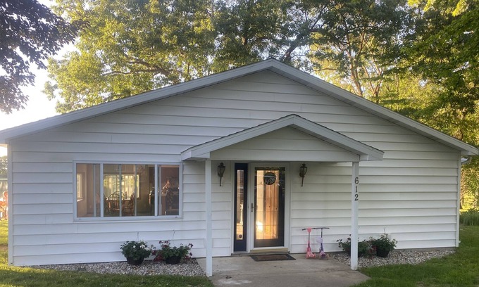 Bronson House | Lake House on all sports lake!