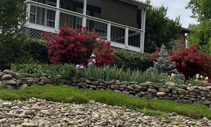 Dandridge House | Lake house on Douglas Lake
