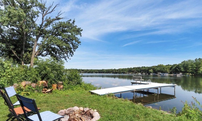 Potter Lake House | Lake House On Potter Lake Easy Troy, WI. Sleeps 8 by David Rigney Real Estate Solutions