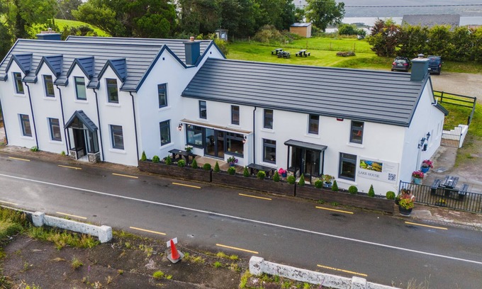 Dawros House | Lake House & Pub Kerry – Large Groups 26 Guests
