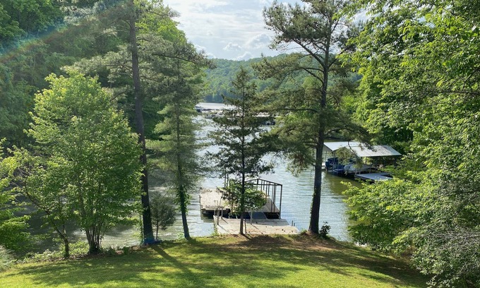Ashley Oaks House | Lake house w/boat dock - Knoxville/Oak Ridge/Hardin Valley