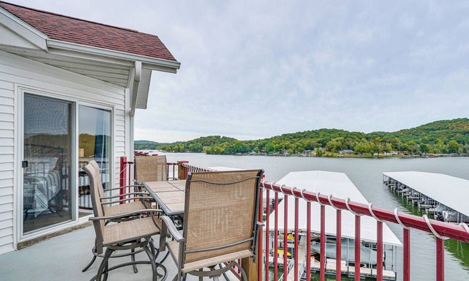 Camdenton Condo | 'Lake It Easy' Waterfront Ozarks Condo w/Balcony!