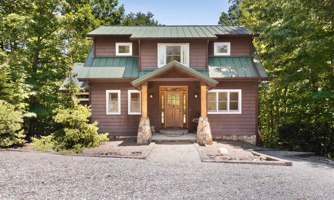 Nebo House | Lake James Getaway- Lakefront, Private Dock And Kayaks