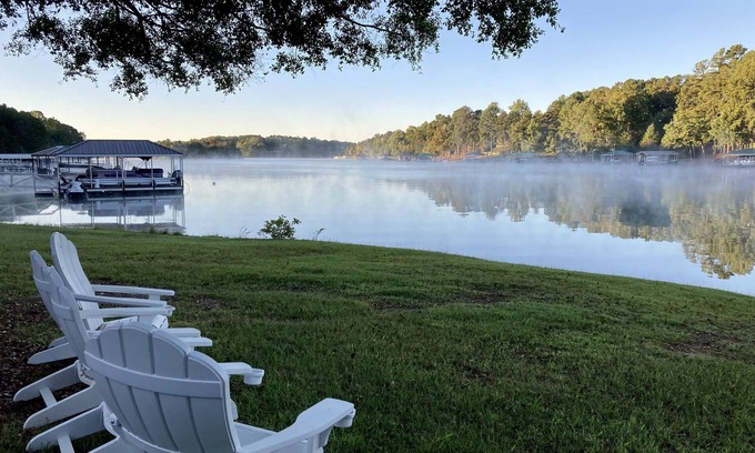 Seneca House | Lake Keowee Lakefront – Kayaks, Dock, Pets Welcome, level water entry,