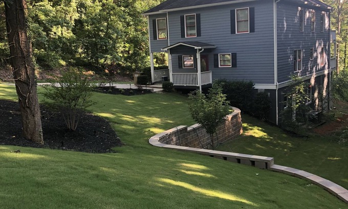 Gainesville House | Lake Lanier's Most Relaxing Experience, convenience to Marina, Shopping & Dining
