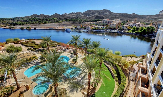 Lake Las Vegas Condo | Lake Las Vegas Studio with Serene Views