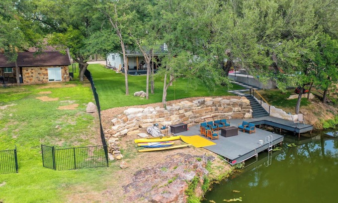 Horseshoe Bay House | Lake LBJ Compound – Two Homes Side-by-Side | Sleeps 25+ | Pool, Hot Tub | Great