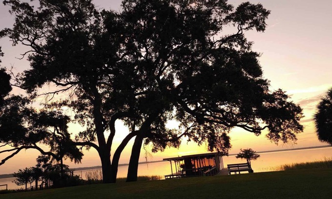 Leesburg House | Lake Life at Its Best – 2BR/2BA Home with Private Dock Access