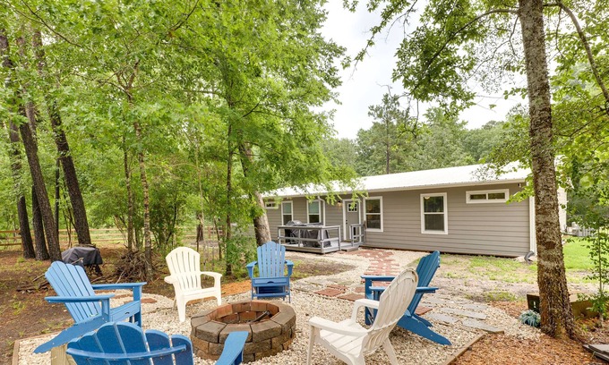 Cape Royale House | Lake Livingston Escape w/ Fire Pit + Gas Grill!