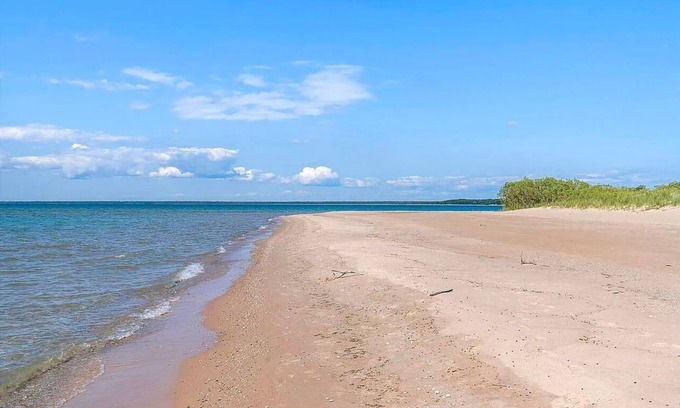 Bliss Township House | Lake Michigan Beachfront, Remodeled, close to Tunnel of Trees and Harbor Springs