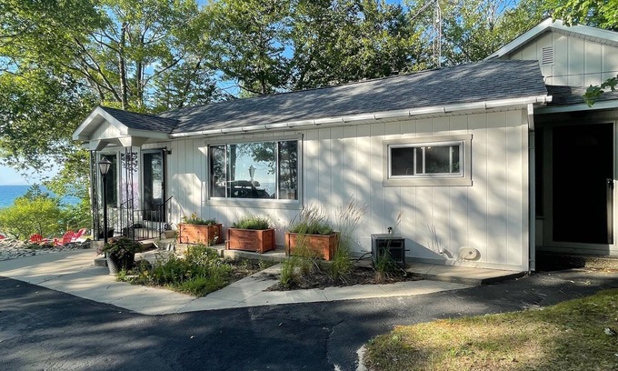 Manistee Cottage | Lake Michigan Cottage w/265 ft of Private Beachfront! Perfect family getaway!