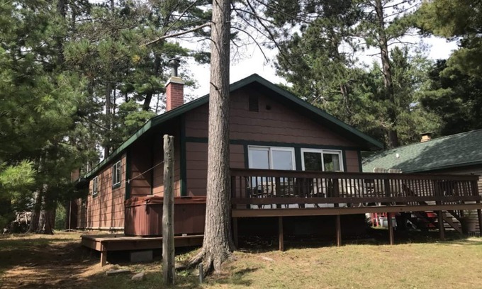 Minocqua House | Lake Minocqua Knotty Pine Resort Main House