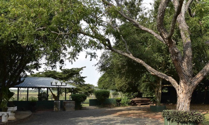 Attikulama Hotel | Lake Monark Resort