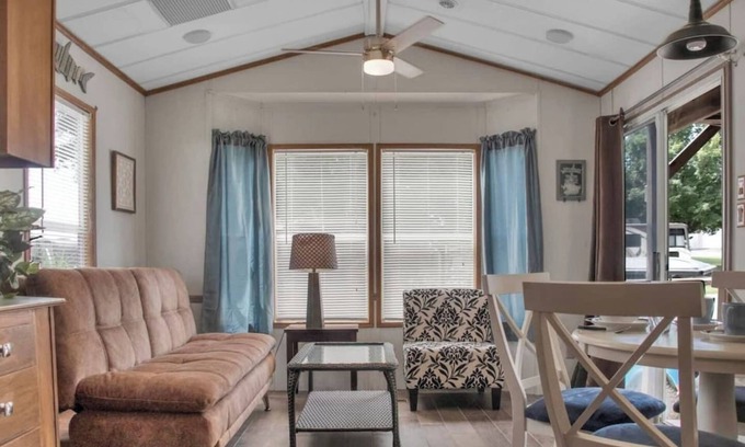 Bloomington House | Lake Monroe's Cozy Villa