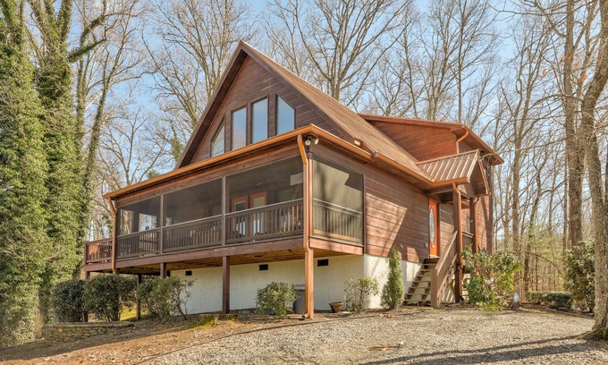 Hiawassee House | Lake & Mountain-View Hideaway w/Fireplace, AC, WiFi & 4 TVs - Dogs Welcome