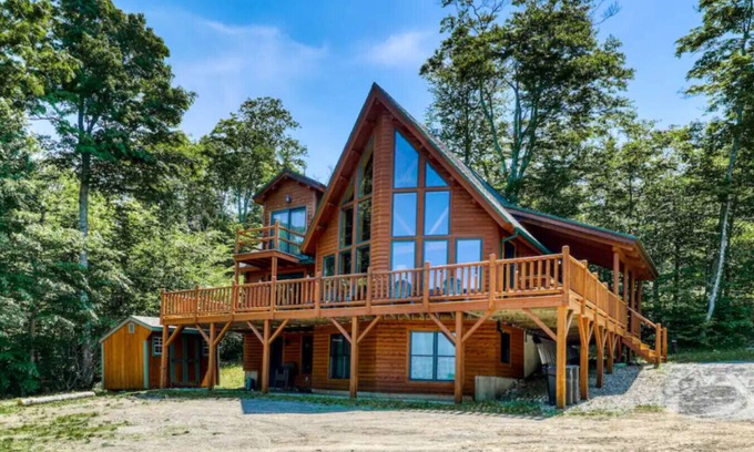 Greenville Cabin | *Lake/Mtn View*Hot Tub*Firepace*Game Room*