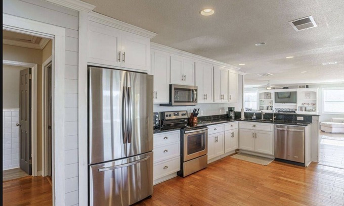 Chapin House | Lake Murray lakefront home w/private dock, great view, large backyard, 4 kayaks