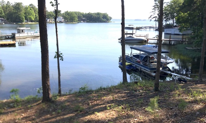 Gilbert House | Lake Murray lakefront/lake view RV camping/boating Short forest trail to shore