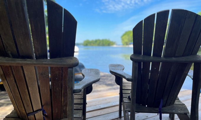 Bracebridge Cottage | Lake Muskoka Escape Family Cottage- McVittie Island relaxation with amenities