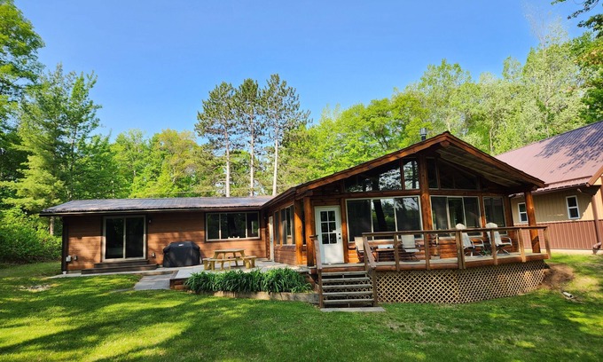 Tomahawk House | Lake Nokomis cabin