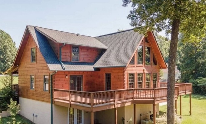 Mooresville Cabin | Lake Norman Cabin Retreat -lake front-with private boat dock-