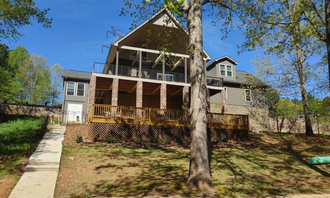 Troutman House | Lake Norman Private Escape - Hot tub & private boat ramp
