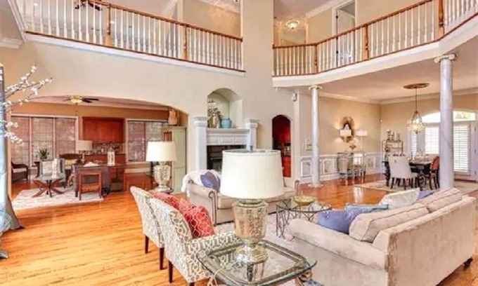 Mayhew House | Lake Norman Waterfront Mansion - Living the Life of Luxury