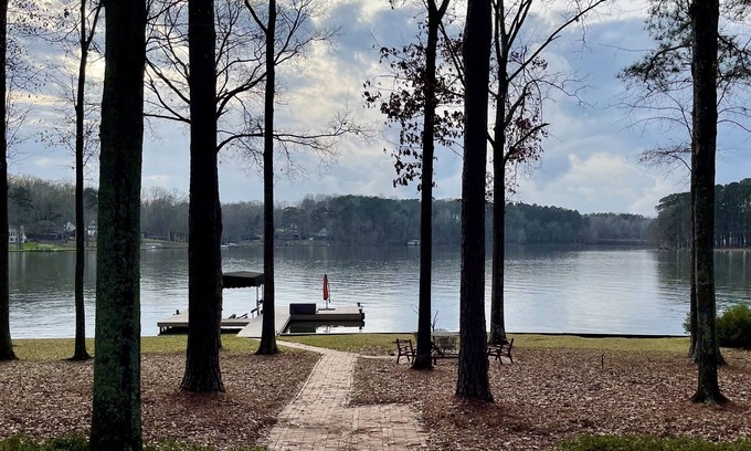 Misty River House | Lake Oconee Breathtaking Sunsets and Tons of Lake Frontage
