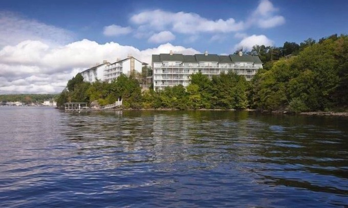 Osage Beach Resort | Lake of the Ozarks: 3BR Condo at Lakeside Resort w/WiFi, Pool & Watersports