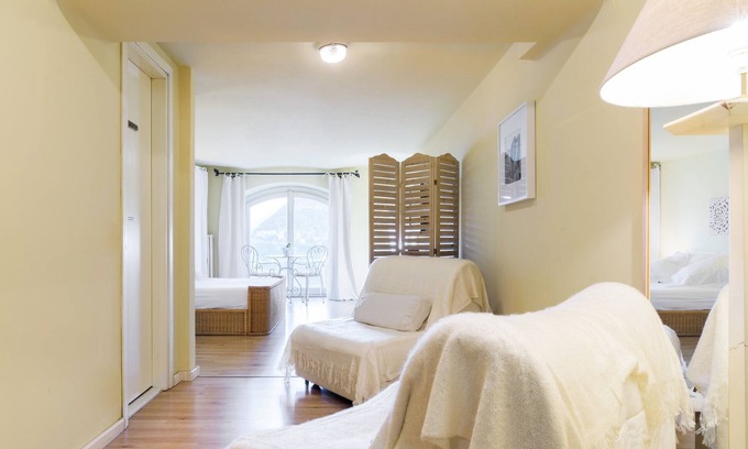 Como Apartment | Lake Panorama