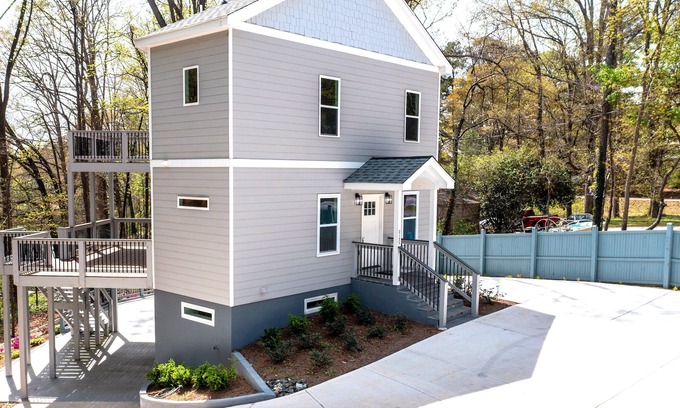 Austell House | Lake Retreat Next to Atlanta
