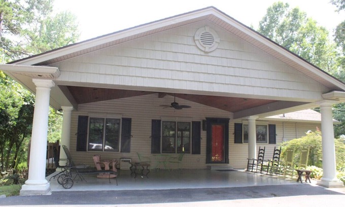 Ten Mile House | Lake Retreat the perfect cozy get away!