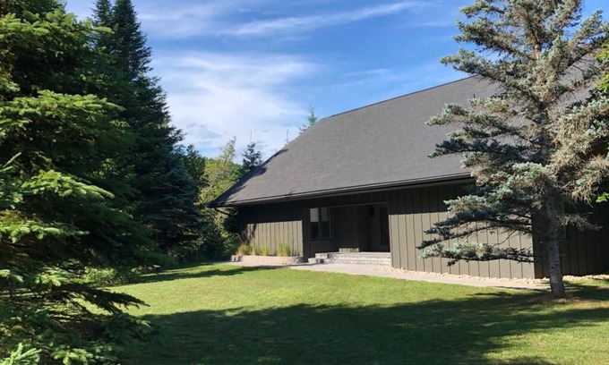 Muskoka Lakes Cottage | Lake Rosseau Custom Built Cottage