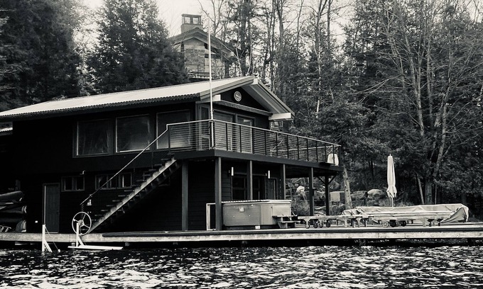 Muskoka Lakes House | Lake Rosseau Sunset Facing Deep Water Lake Front Property