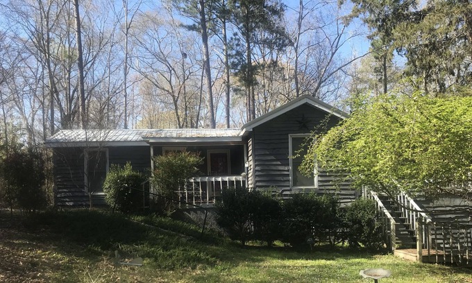 Lowndesville House | Lake Russell Cabin, outdoor activities, fishing, hunting, Sangria Shack. FUN!!