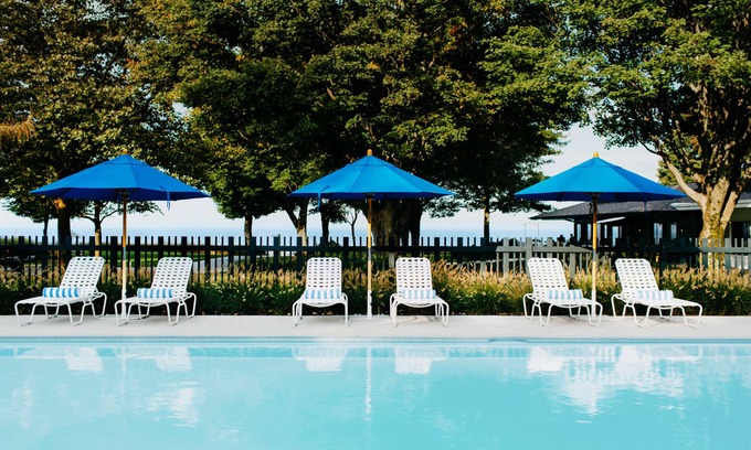 Saugatuck Hotel | Lake Shore Resort