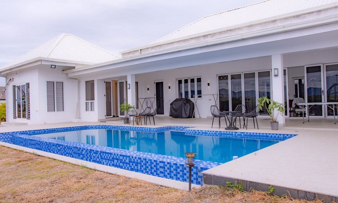 Nadi Villa | Lake Side Deluxe Villa