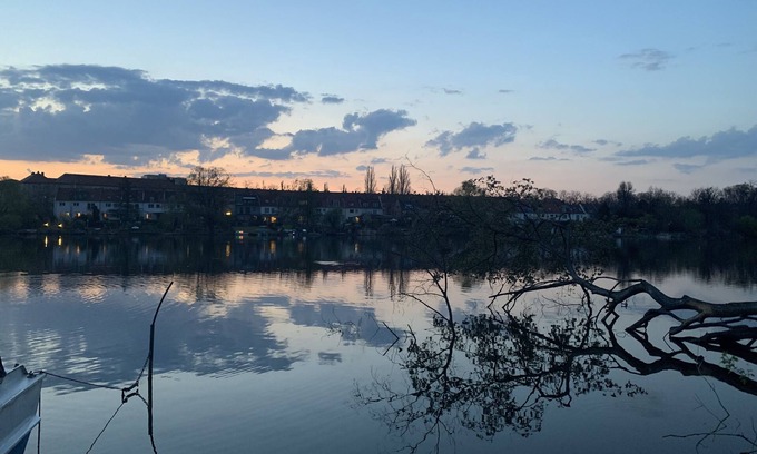 Wilhelmstadt Apartment | lake-side house