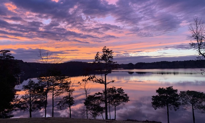 Northport House | Lake Side Luxurious Guest Suite: Founder’s Pointe at Lake Tuscaloosa