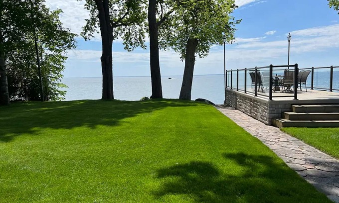 Oro Station Cottage | Lake Simcoe Water Front Cottage