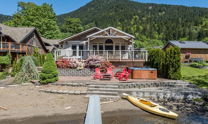 Port Angeles Cabin | Lake Sutherland Retreat on the sunny side of the lake!