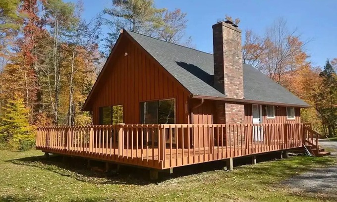 Blandford House | Lake, Tennis, Beach Access, Skiing, Kayaking, Fishing
