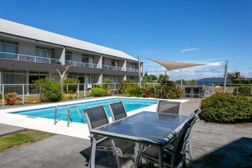 Two Mile Bay Apartment | Lake Terrace Apartment - Taupo