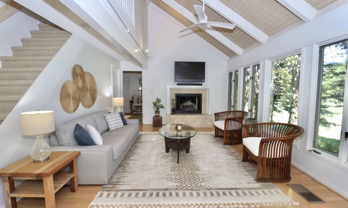 Lake Toxaway House | Lake Toxaway Golf Course/Walk to Marina! 4 Bedrooms, 4 Bathrooms $350/night
