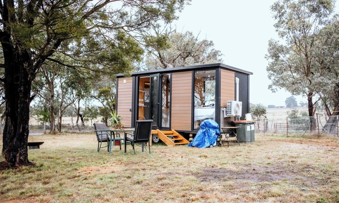 Baw Baw House | Lake View Farmstay by Tiny Away